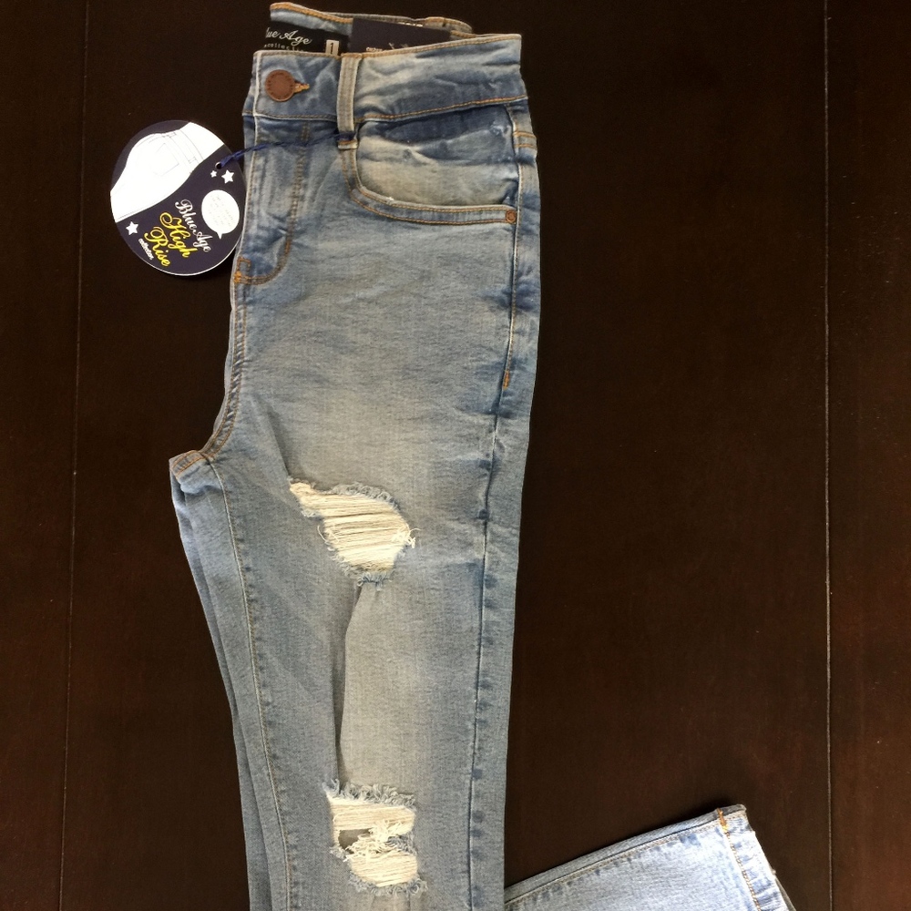 👖Distressed & Stretchy Skinny Jeans 👖 - Picture 6 of 8